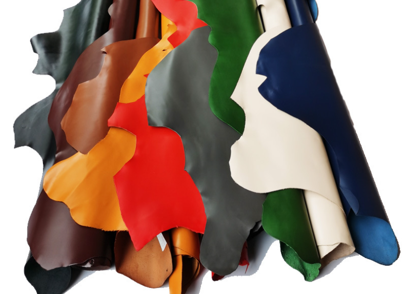 爱游戏app活动：Prada否认收购阿玛尼；PUMA裁员1400人丨二姨看时尚